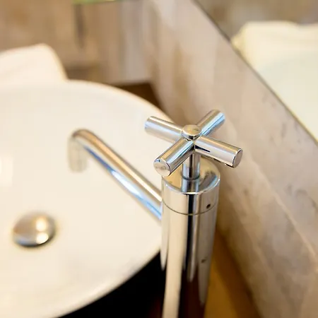 מלון Faro Capo Spartivento קיה