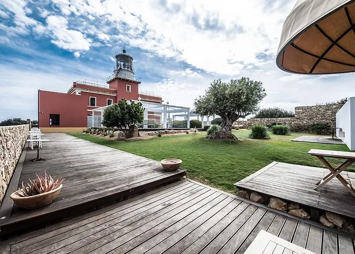 Hotel Faro Capo Spartivento 5*