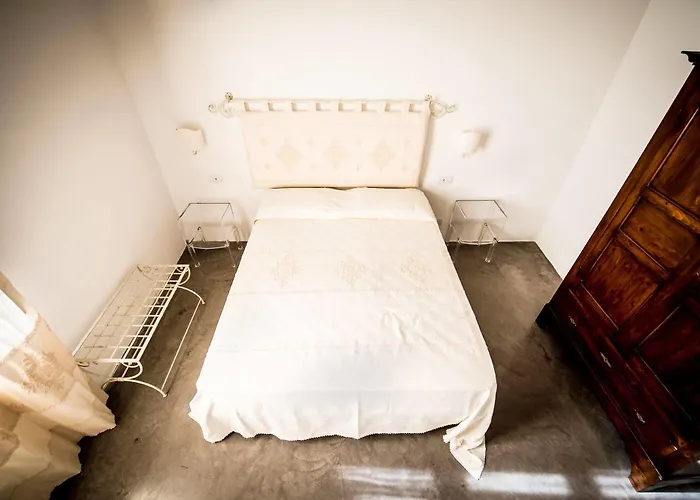 Faro Capo Spartivento Hotel