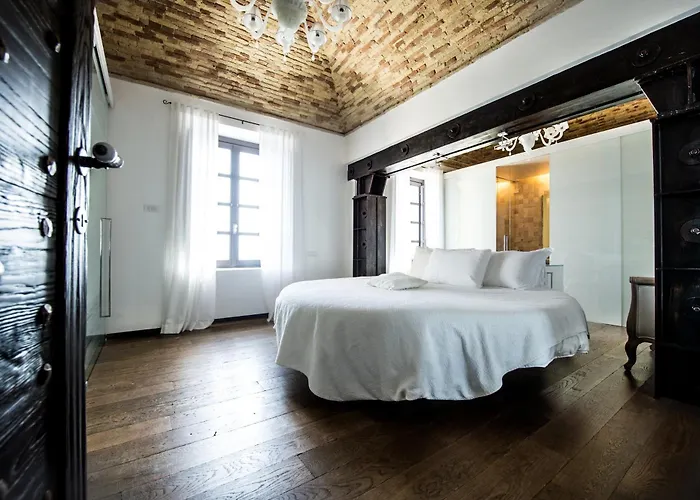 法洛卡波塔斯帕蒂酒店 5* 奇亚