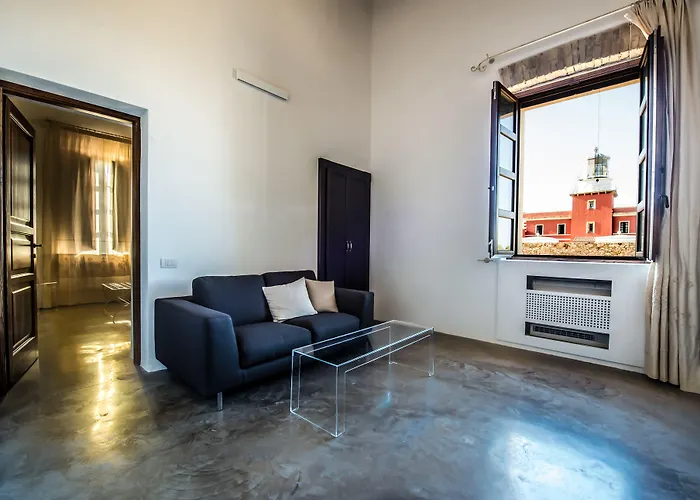 Hotel Faro Capo Spartivento 5*