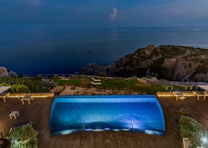 Faro Capo Spartivento Hotel Chia