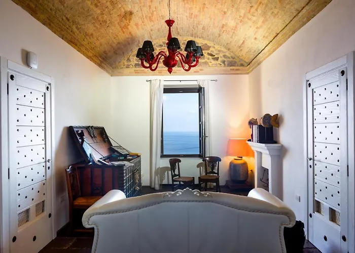 Faro Capo Spartivento Hotel 5*